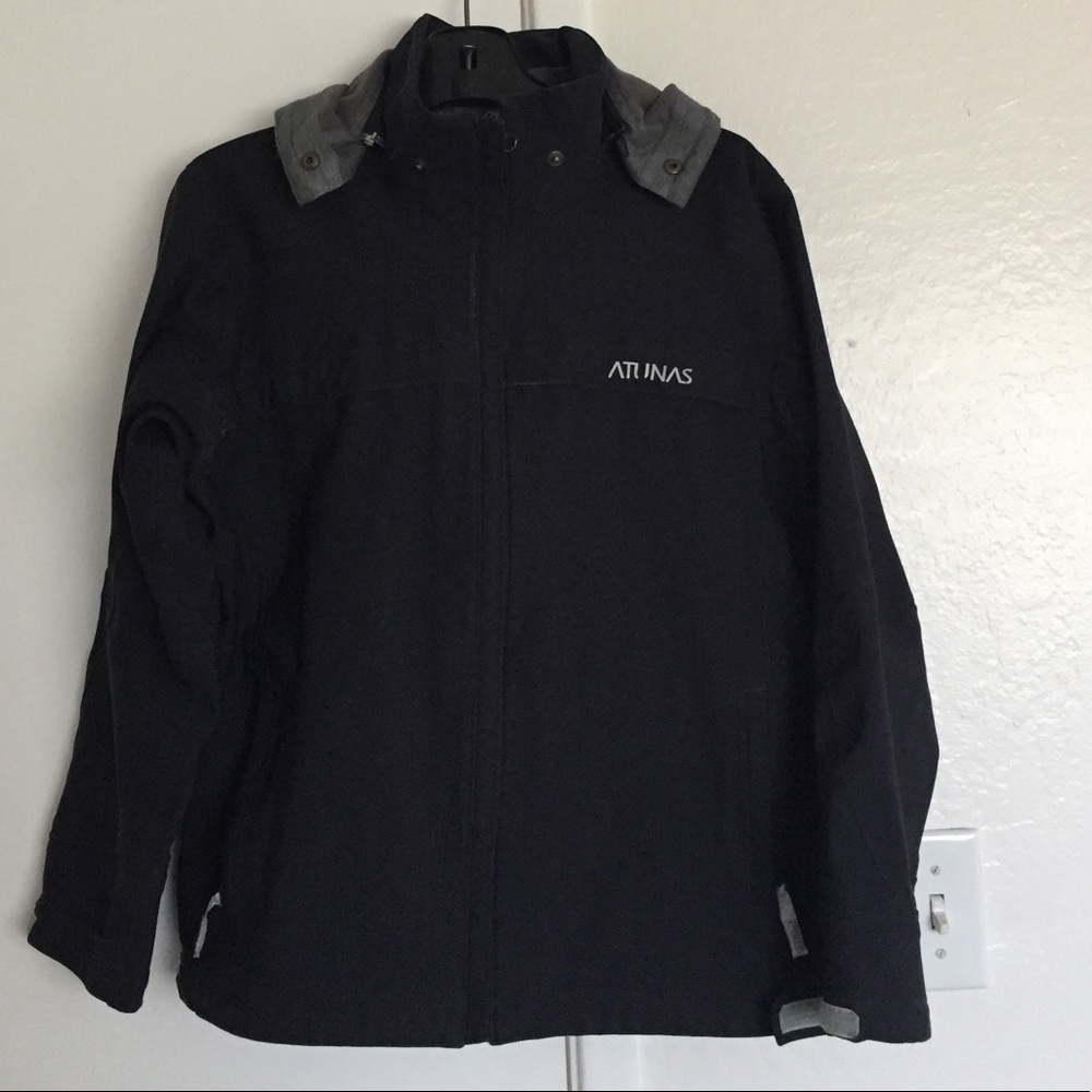 ATUNAS GORE-TEX women’s black jacket